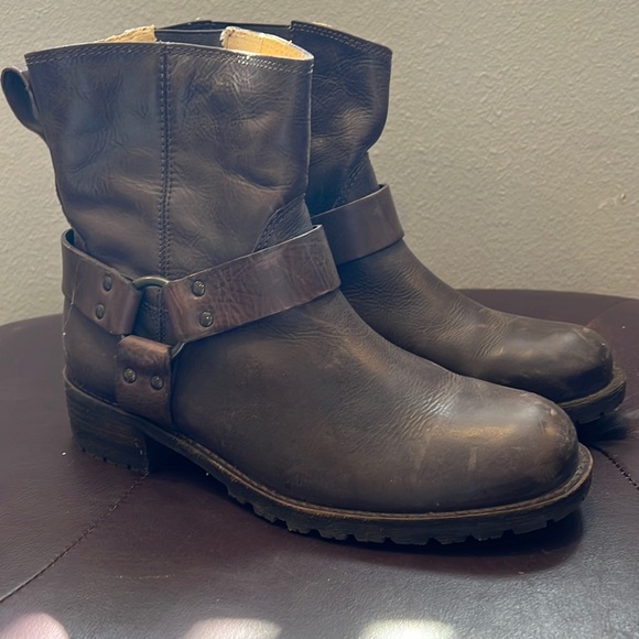 LL BEAN: Distressed leather boot with Deerfield Harness strap. - Picture 1 of 5